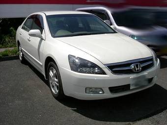 2005 Honda Inspire Photos