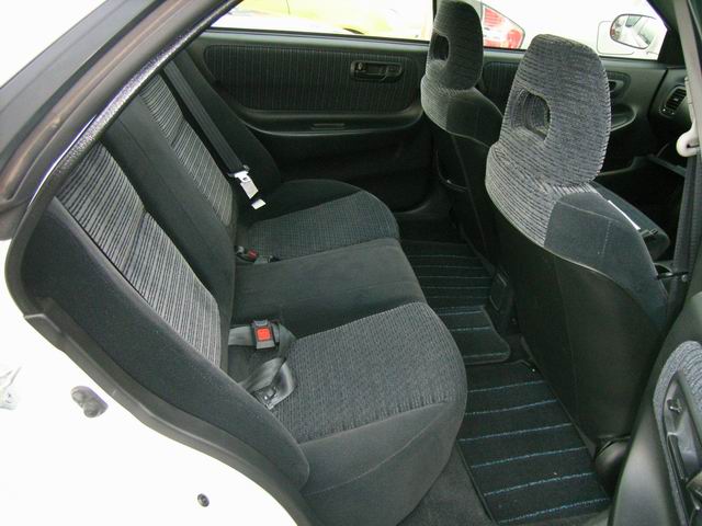 2000 Honda Integra Photos