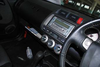 2003 Honda Jazz Images