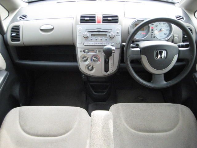 2004 Honda Life