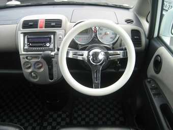 2004 Honda Life Photos