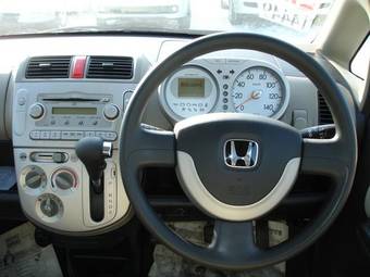 2004 Honda Life Photos