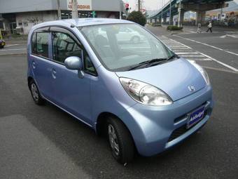 2004 Honda Life Images