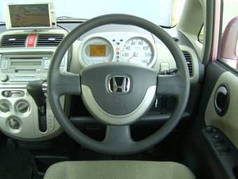 2004 Honda Life Photos