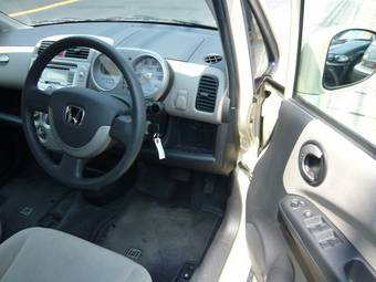 2004 Honda Life Photos