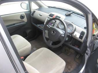 2004 Honda Life Photos