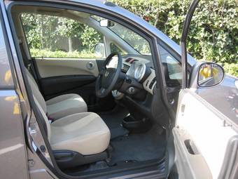 2006 Honda Life Images
