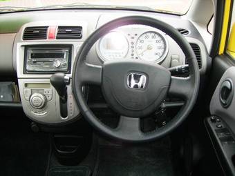 2006 Honda Life Pictures