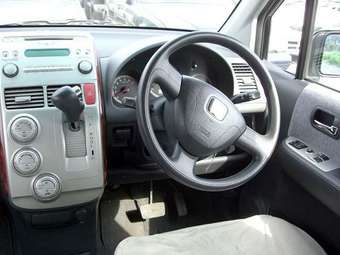 2002 Mobilio