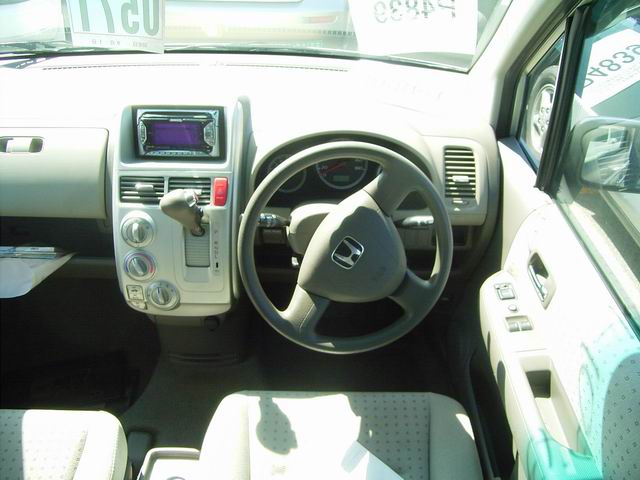 2002 Honda Mobilio Pictures