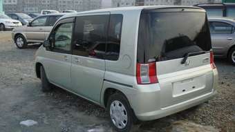 2002 Honda Mobilio Photos