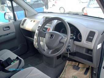 2002 Honda Mobilio Photos