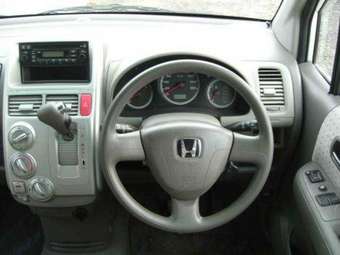 2002 Honda Mobilio Photos