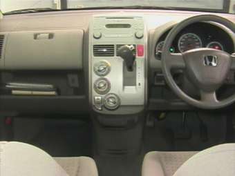 2002 Honda Mobilio Pictures