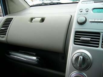 2002 Honda Mobilio Images