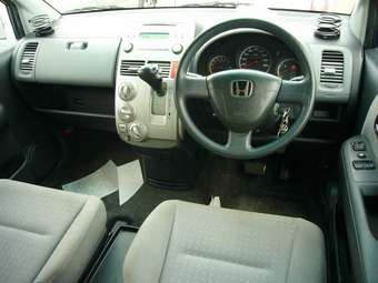2002 Honda Mobilio Photos
