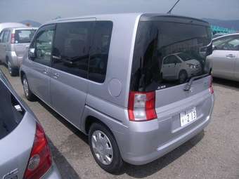 2002 Honda Mobilio Pictures