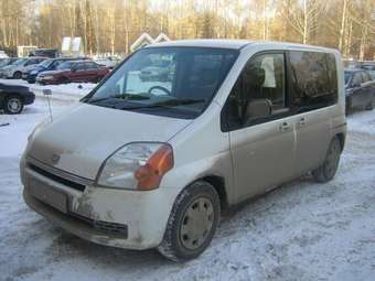 2002 Honda Mobilio Pics