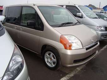 2002 Honda Mobilio Pictures