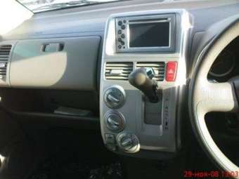 2002 Honda Mobilio Images