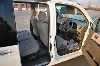 2002 Honda Mobilio Pictures