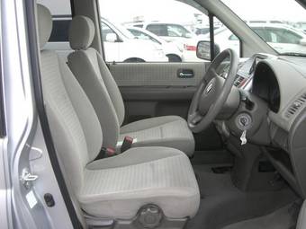 2002 Honda Mobilio Images