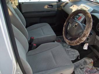 2002 Honda Mobilio Images