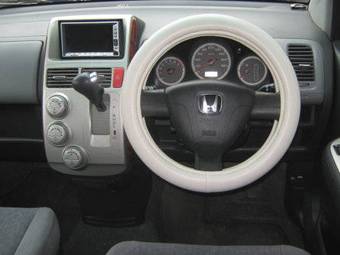 2002 Honda Mobilio Pics