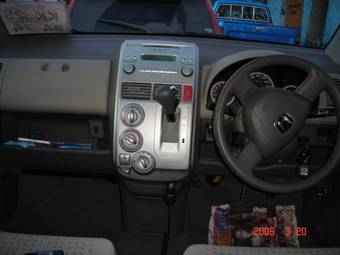 2002 Honda Mobilio Photos