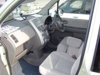 2002 Honda Mobilio Photos
