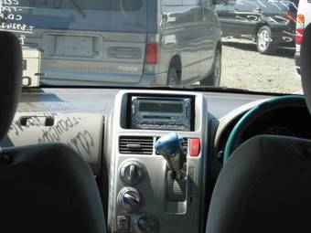 2002 Honda Mobilio Pics