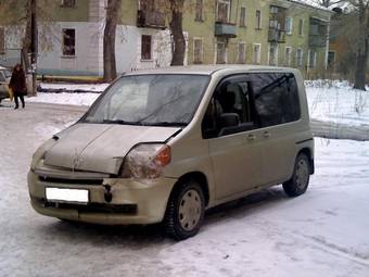 2002 Honda Mobilio Images