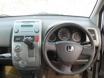 2002 Honda Mobilio Pictures