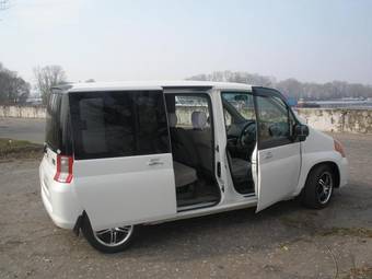 2002 Honda Mobilio Images
