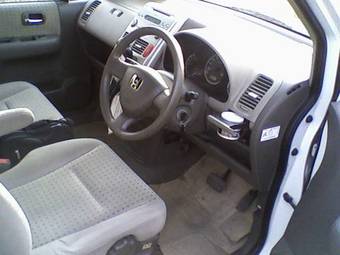 2002 Honda Mobilio Photos