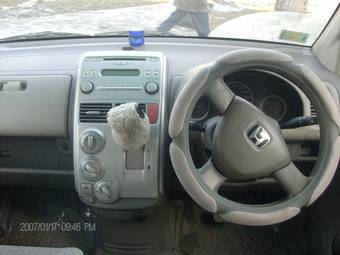 2002 Honda Mobilio Images