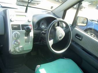 2002 Honda Mobilio Images