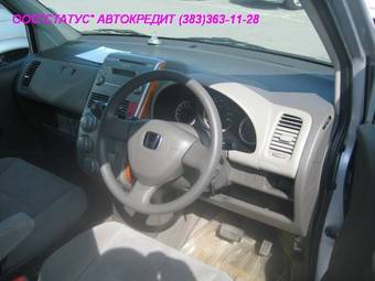 2002 Honda Mobilio Pictures