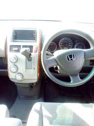 2002 Honda Mobilio Photos