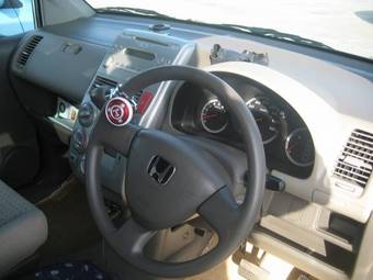 2002 Honda Mobilio Pictures