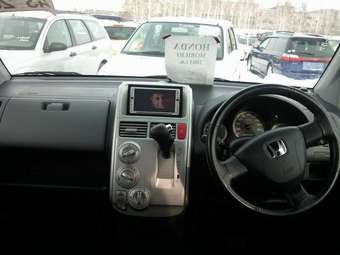 2003 Honda Mobilio Photos