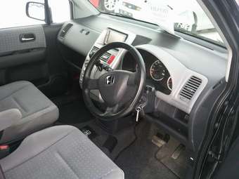 2003 Honda Mobilio Pictures
