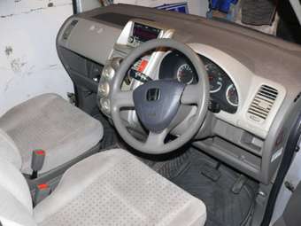 2003 Honda Mobilio Photos