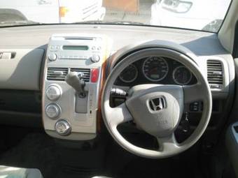 2003 Honda Mobilio Pictures