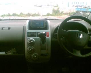 2003 Honda Mobilio Photos