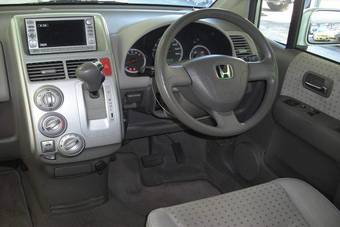2003 Honda Mobilio Photos
