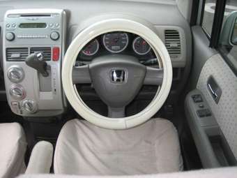 2004 Honda Mobilio Pictures