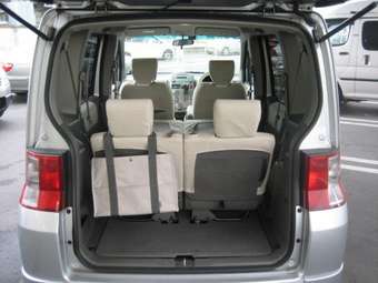 2004 Honda Mobilio Pictures