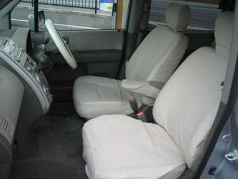 2004 Honda Mobilio Photos