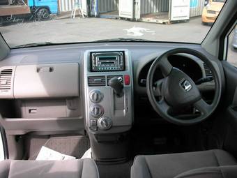 2004 Honda Mobilio Pictures